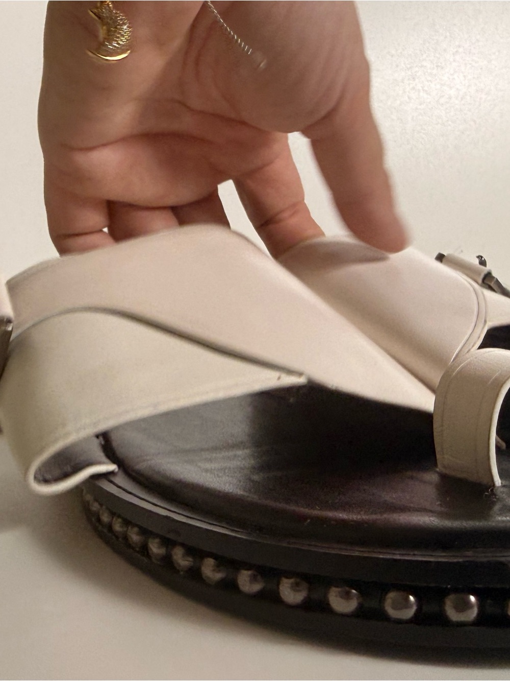 Vince Camuto White Toe Ring Slide Sandals with Studded Sole – Women’s - Picture 4 of 11
